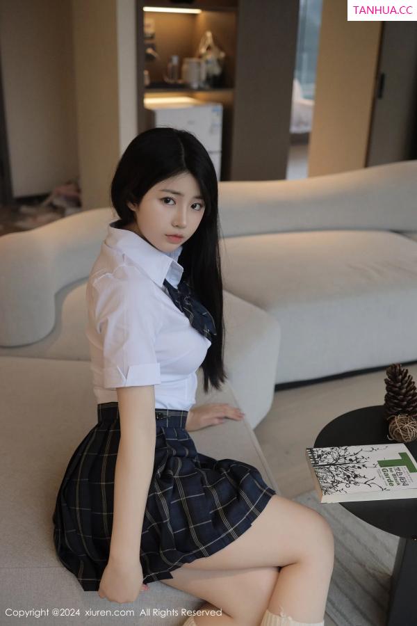   [XiuRen]高清写真图 2024.03.04 No.8173 陈小花 丝袜美腿第50张图片